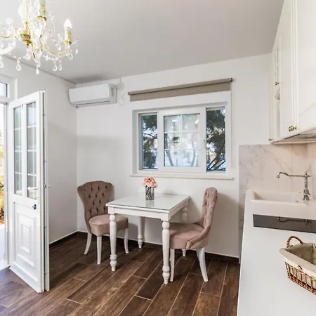 Vikendica Holiday Home Blato Prigradica *