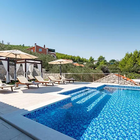 Stunning Home In Blato With Wifi Vikendica Prigradica