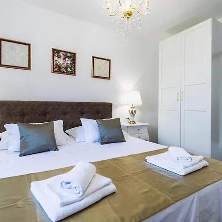 Stunning Home In Blato With Wifi *
