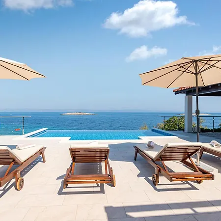 Stunning Home In Blato With Wifi *