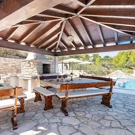 Stunning Home In Blato With Wifi Vikendica *